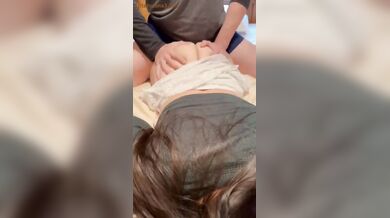 बॉलीवुड मॉडल की एस फकिंग और कुल्हों की चुदाई