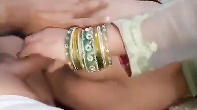 लौड़े को मालिश दे के खड़ा करती मुस्लिम वाइफ