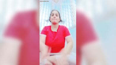 चूल वाली पाकिस्तानी भाभी का फुल नंगा स्ट्रिप वीडियो