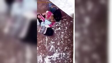 मौसी की चूत में उंगली की भांजे ने रास्ते में – एमएमएस