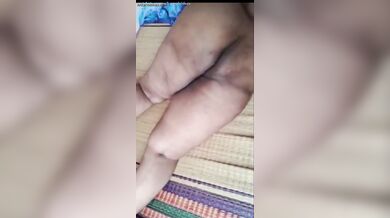सौतेली माँ का न्यूड वीडियो बनाया चोदने से पहले