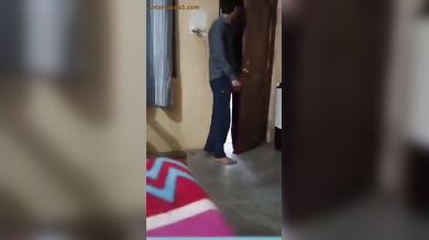 चाची को पकड़ के चोदता जवान भतीजा