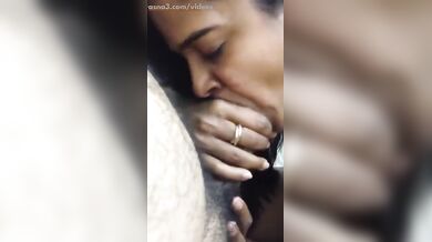 हरयाणवी आंटी ने पति के बिजनेश पार्टनर का लंड चूसा