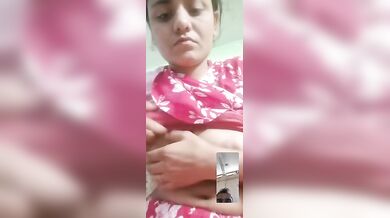 बिहारी गर्ल ने नंगे चूतड और बुर दिखाई वीडियो कॉल में