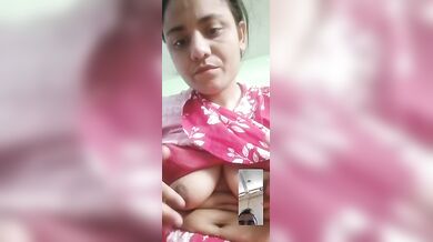 बिहारी गर्ल ने नंगे चूतड और बुर दिखाई वीडियो कॉल में