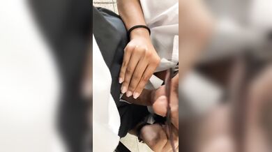 सर ने चश्मिश कोलेज गर्ल के मुहं में लंड दिया