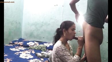 गांड उठा के बुर देती गाँव की भाभी का चुदाई वीडियो