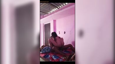 गाँव की लाल ब्रा वाली भाभी और पति का फुल चुदाई क्लिप